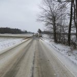 Žena ze sobotní nehody u Kostelce nad Vltavou zemřela