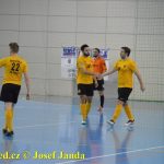 Dogy to dokázaly! Zlatý hattrick ozářil nedělní večer
