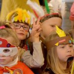 Děti se zrakovým postižením měly karneval v Clarionu. Podpořily ho i kovácké odbory