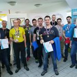 Policisté na krajském přeboru v plavání se záchranou tonoucího