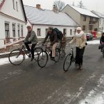 První huštění si v mrazu nenechala ujít čtyřicítka velocipedistů