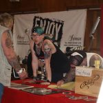 Tattoo Jam s vrhačem nožů a věšením na háky