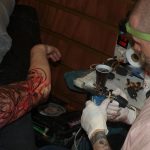 Tattoo Jam s vrhačem nožů a věšením na háky