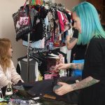 Tattoo Jam s vrhačem nožů a věšením na háky