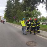 Hasiči nacvičovali montáž protipovodňové bariéry na budějovickém nábřeží