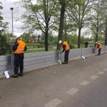 Hasiči nacvičovali montáž protipovodňové bariéry na budějovickém nábřeží