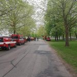 Hasiči nacvičovali montáž protipovodňové bariéry na budějovickém nábřeží