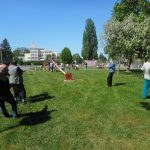 Ve Veselí vztyčili májku téměř zapomenutým způsobem – pomocí křížů