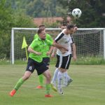 Sedm branek, penalta, vlastní gól a dvě červené karty. Duel Sedlice s Kovářovem nenudil