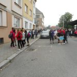 Pochod Praha – Prčice měl rekordní účast od roku 1983! Účastníci zaplnili i autobusové nádraží v Táboře