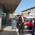 Věrní zákazníci poprvé vstoupili do nové pivovarské prodejny