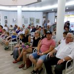 Dospělí žáci malíře Teodora Buzu vystavují v plánské obřadní síni