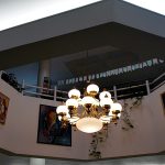 Dospělí žáci malíře Teodora Buzu vystavují v plánské obřadní síni
