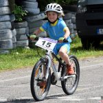 Mládež se na kopec nad Pískem za sportem nehrnula