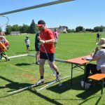 Sedličtí vědí, jak pobavit. V létě uspořádali závod v zimním sportu