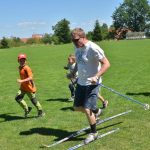 Sedličtí vědí, jak pobavit. V létě uspořádali závod v zimním sportu