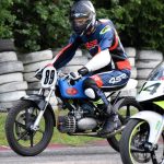 Závody malých motorek zpestřily prázdninový víkend