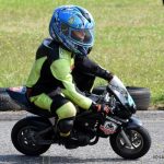 Závody malých motorek zpestřily prázdninový víkend