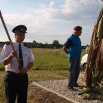 Slavnostní znovuodhalení pomníku vojenským letcům podpořila čtyřčlenná letka