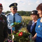 Slavnostní znovuodhalení pomníku vojenským letcům podpořila čtyřčlenná letka