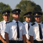 Slavnostní znovuodhalení pomníku vojenským letcům podpořila čtyřčlenná letka