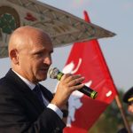 Slavnostní znovuodhalení pomníku vojenským letcům podpořila čtyřčlenná letka