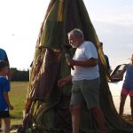 Slavnostní znovuodhalení pomníku vojenským letcům podpořila čtyřčlenná letka