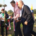Slavnostní znovuodhalení pomníku vojenským letcům podpořila čtyřčlenná letka