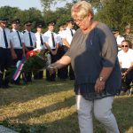 Slavnostní znovuodhalení pomníku vojenským letcům podpořila čtyřčlenná letka