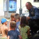 Náměstí Mikuláše z Husi v Táboře žije divadlem. Od sedmi večer zahraje soubor 20 000 Židů pod mořem