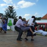 Slunce, seno, Vavřinec aneb Škopkovi versus Konopníkovi v Kraselově