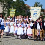 Písek tančí a zpívá v rytmu folklórních tradic