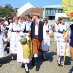 Písek tančí a zpívá v rytmu folklórních tradic