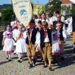 Písek tančí a zpívá v rytmu folklórních tradic