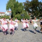 Písek tančí a zpívá v rytmu folklórních tradic