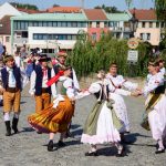 Písek tančí a zpívá v rytmu folklórních tradic