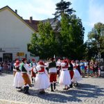 Písek tančí a zpívá v rytmu folklórních tradic