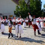 Písek tančí a zpívá v rytmu folklórních tradic