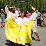 Písek tančí a zpívá v rytmu folklórních tradic