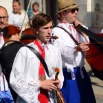 Písek tančí a zpívá v rytmu folklórních tradic