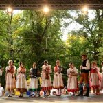Písek tančí a zpívá v rytmu folklórních tradic