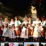 Písek tančí a zpívá v rytmu folklórních tradic