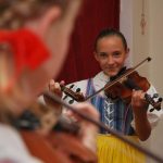 Seniorské hrátky v Českém Krumlově odstartoval písněmi a historkami Don José Pedro Rodriguez de Montagnes de Laufer. Prostě Josef Laufer