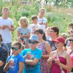 Hejtmanka šla v zoo na Hluboké za kmotru mláděti medvěda plavého