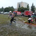 Navzdory dešti se při požárním útoku i tančilo
