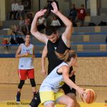 Basketbalu na náměstí nepřálo deštivé počasí