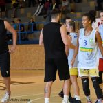 Basketbalu na náměstí nepřálo deštivé počasí