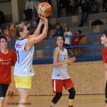 Basketbalu na náměstí nepřálo deštivé počasí