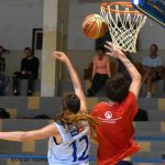 Basketbalu na náměstí nepřálo deštivé počasí