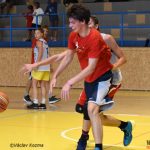Basketbalu na náměstí nepřálo deštivé počasí